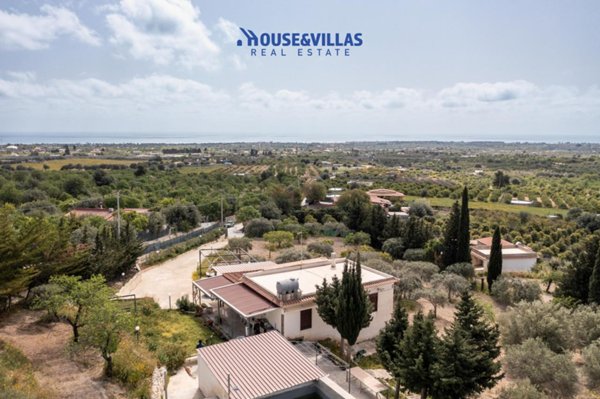 casa indipendente in vendita ad Avola