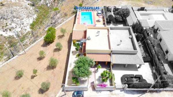 casa indipendente in vendita ad Avola