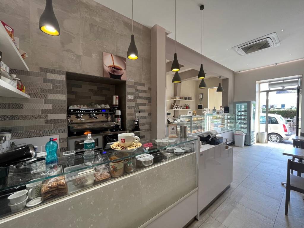 negozio in vendita ad Avola