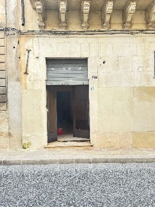 locale commerciale in vendita ad Avola