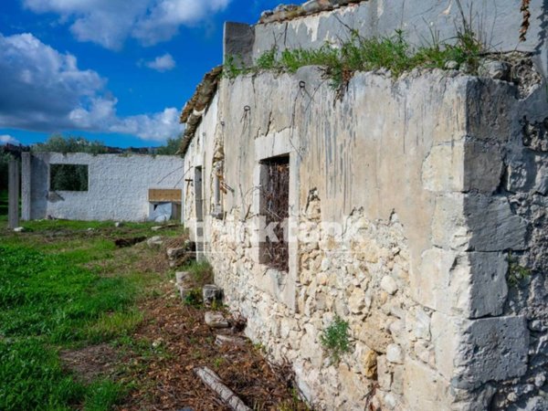 casa indipendente in vendita ad Avola
