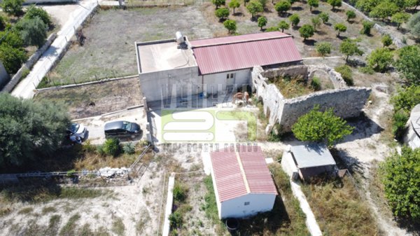 casa indipendente in vendita ad Avola