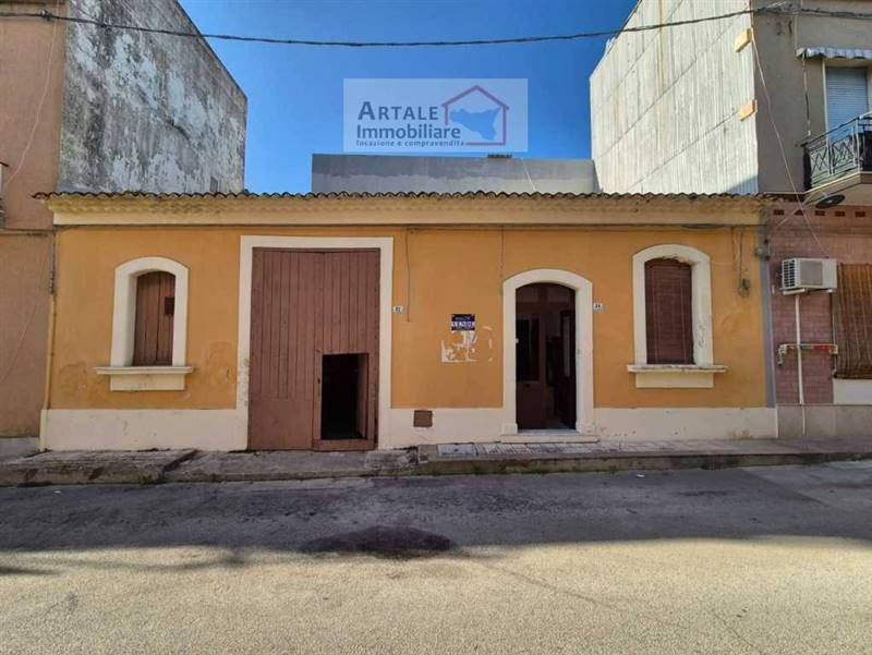 casa indipendente in vendita ad Avola