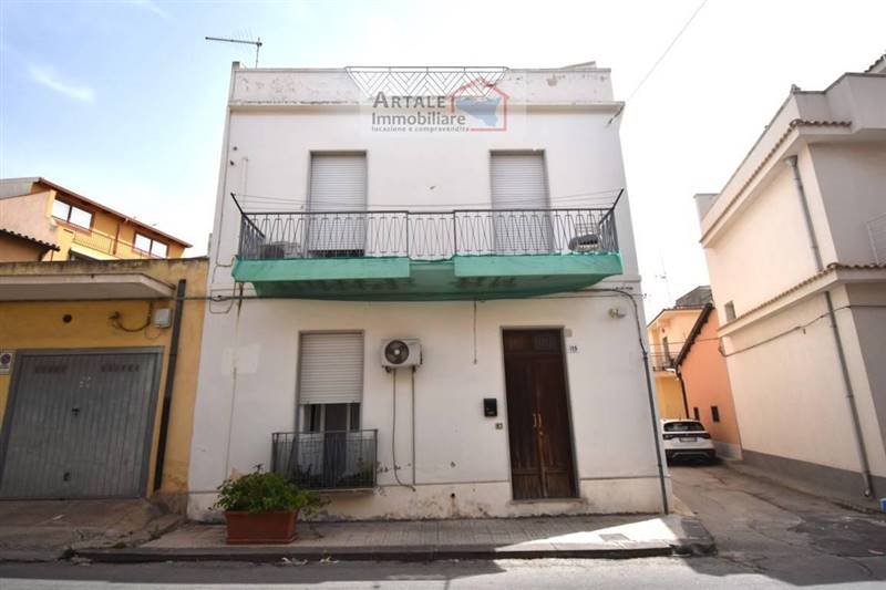 casa indipendente in vendita ad Avola