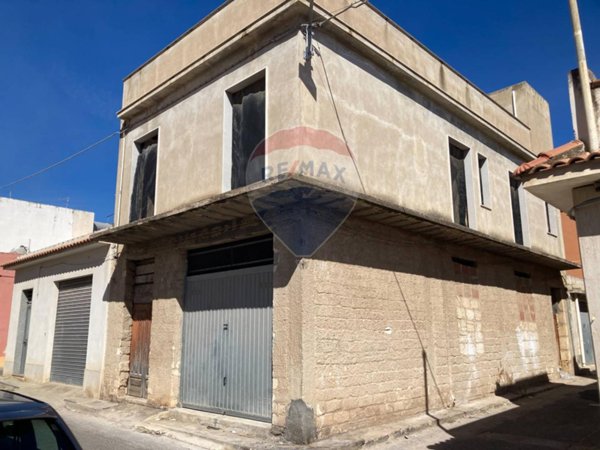 casa indipendente in vendita ad Avola