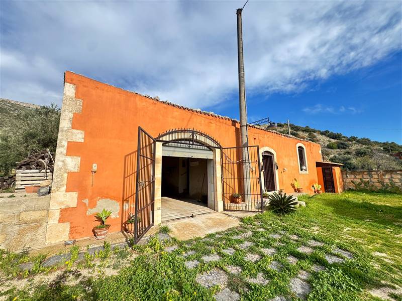 casa indipendente in vendita ad Avola