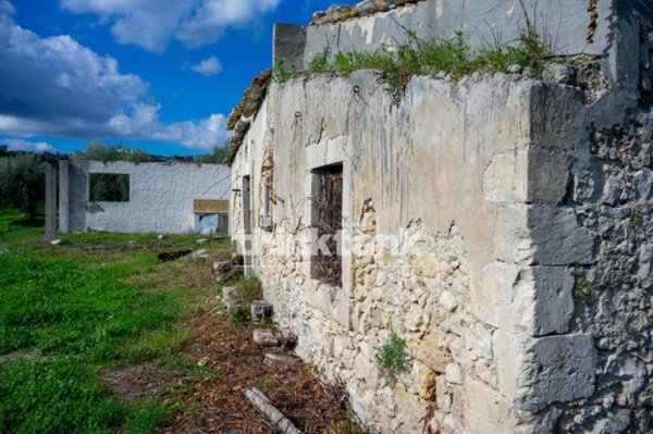 casa indipendente in vendita ad Avola