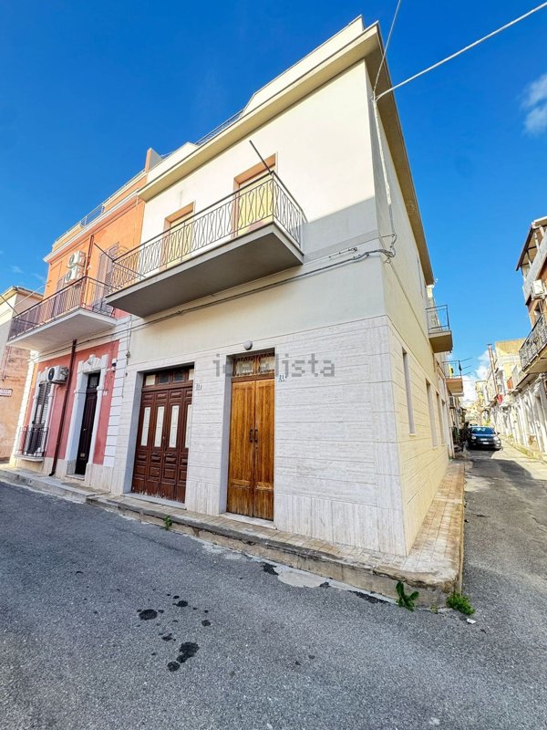 casa indipendente in vendita ad Avola