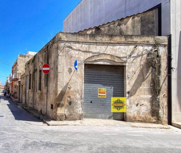 locale commerciale in vendita ad Avola