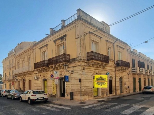 casa indipendente in vendita ad Avola