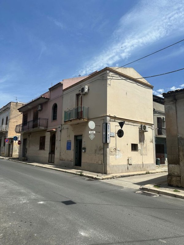 casa indipendente in vendita ad Avola