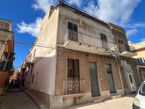 casa indipendente in vendita ad Avola