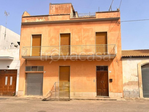 casa indipendente in vendita ad Avola