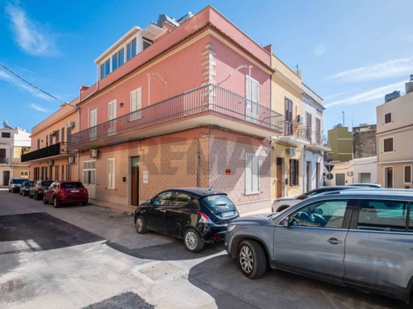 casa indipendente in vendita ad Avola