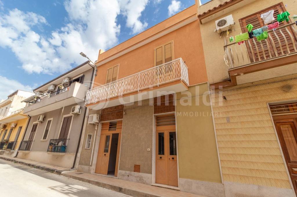 casa indipendente in vendita ad Avola