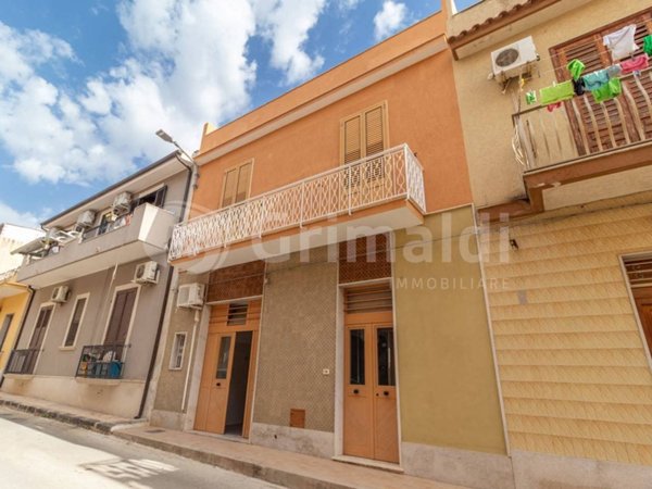 casa indipendente in vendita ad Avola