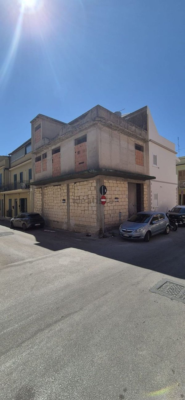 casa indipendente in vendita ad Avola