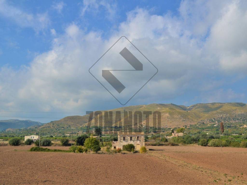 casa indipendente in vendita ad Avola