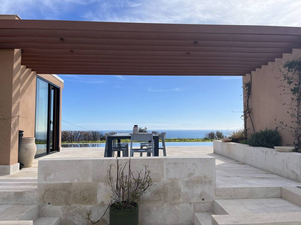 casa indipendente in vendita ad Avola in zona Montagna