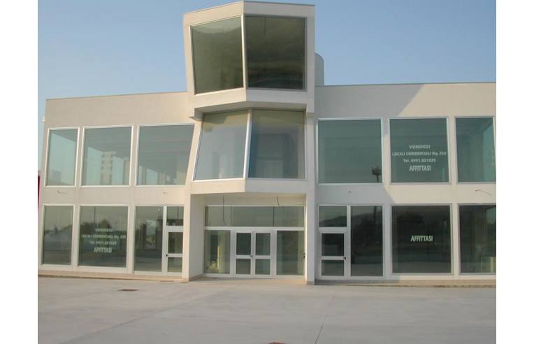 locale commerciale in vendita ad Avola