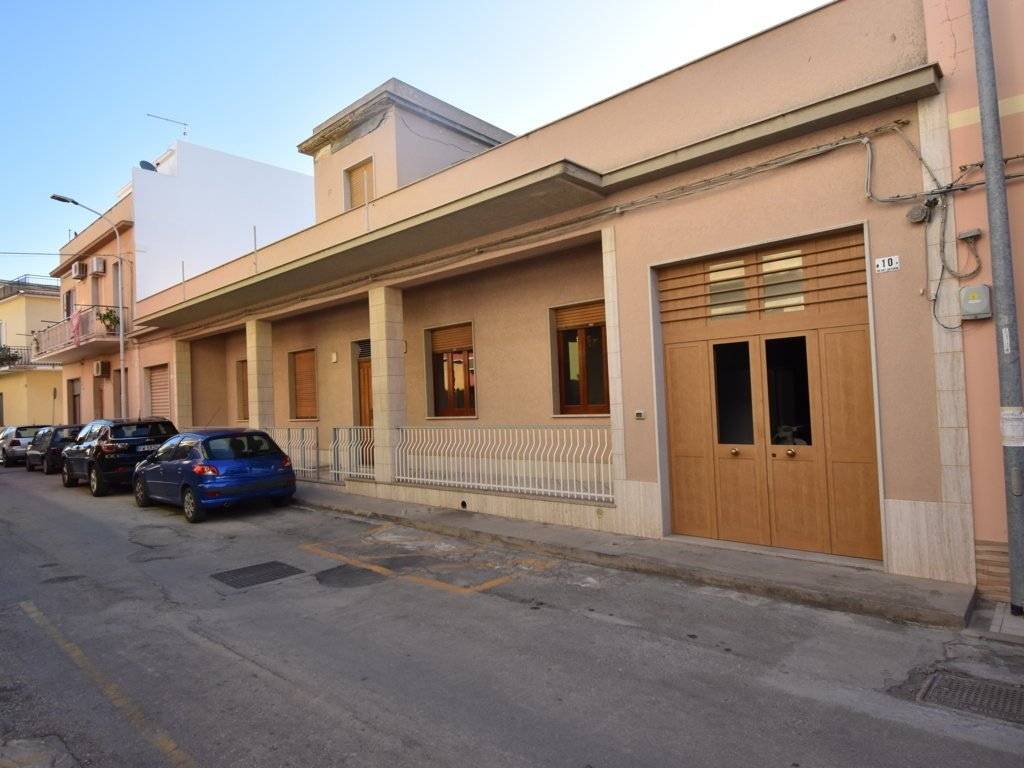 casa indipendente in vendita ad Avola