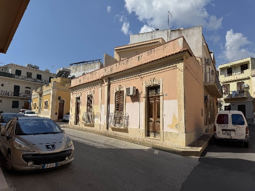 casa indipendente in vendita ad Avola