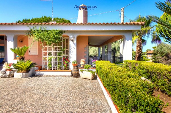 casa indipendente in vendita ad Avola