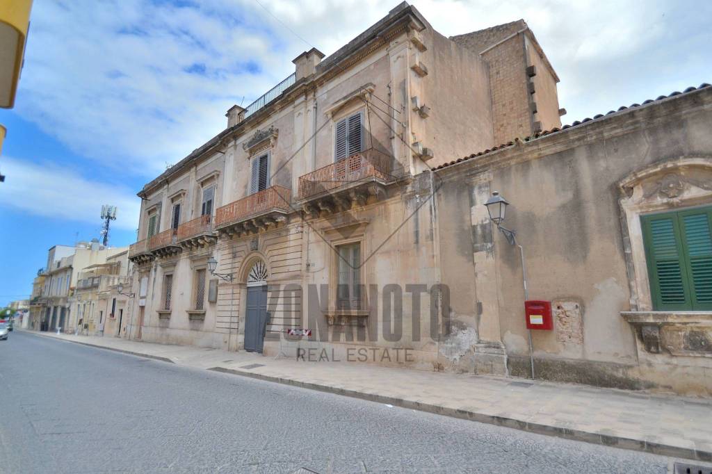 appartamento in vendita ad Avola