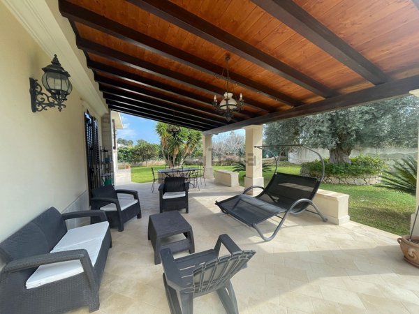 casa indipendente in vendita ad Avola in zona Falaride