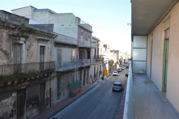 appartamento in vendita ad Avola