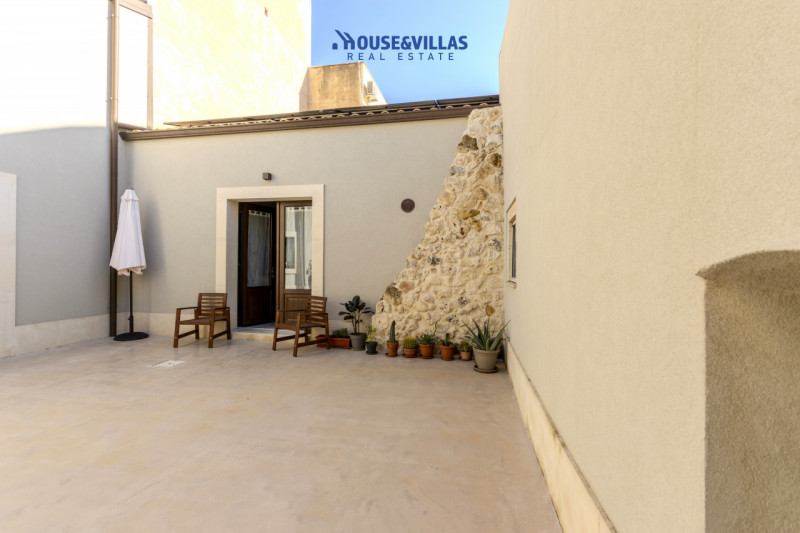 casa indipendente in vendita ad Avola