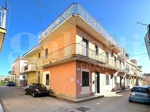 casa indipendente in vendita ad Avola