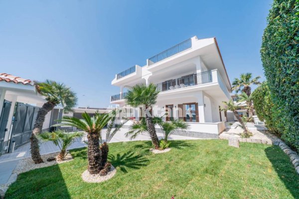 casa indipendente in vendita ad Avola