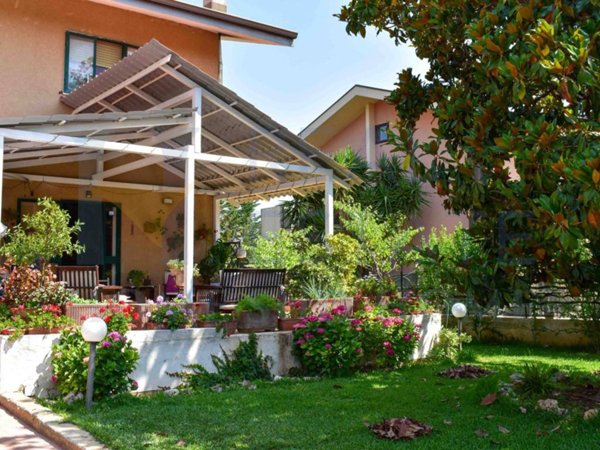 casa indipendente in vendita ad Avola
