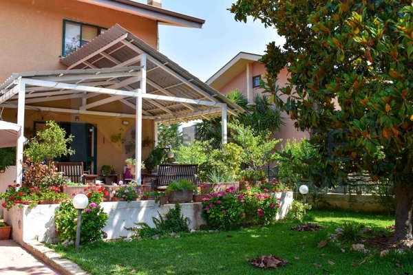 casa indipendente in vendita ad Avola