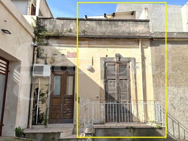 casa indipendente in vendita ad Avola