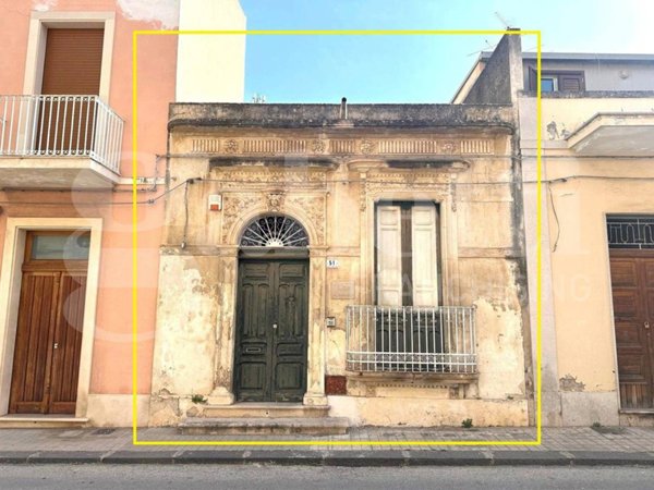 casa indipendente in vendita ad Avola