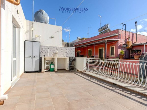 casa indipendente in vendita ad Avola