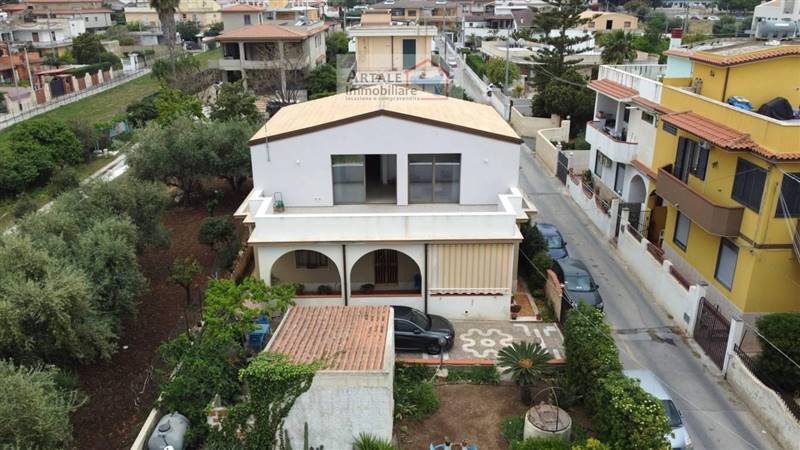 casa indipendente in vendita ad Avola