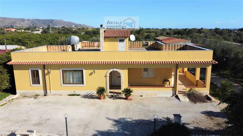 casa indipendente in vendita ad Avola