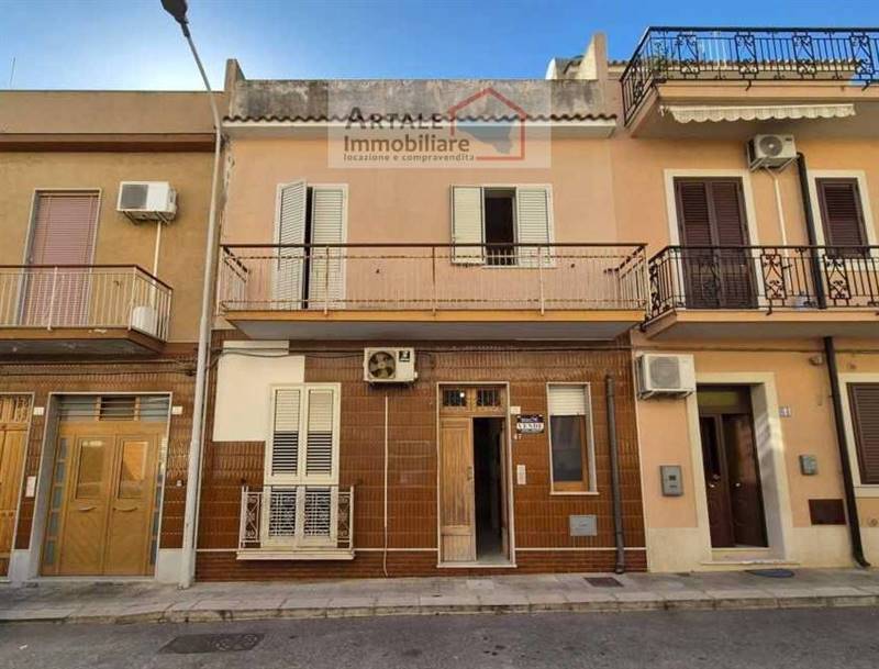 casa indipendente in vendita ad Avola