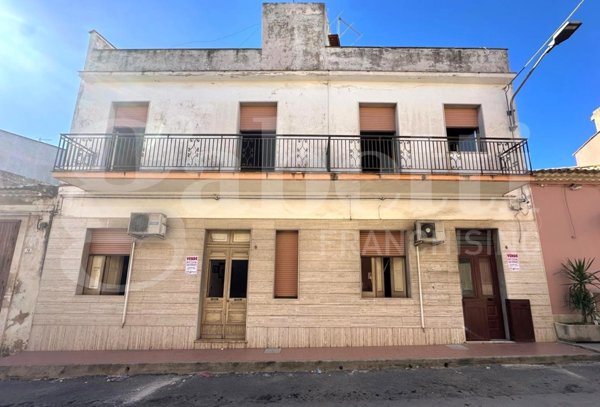 casa indipendente in vendita ad Avola