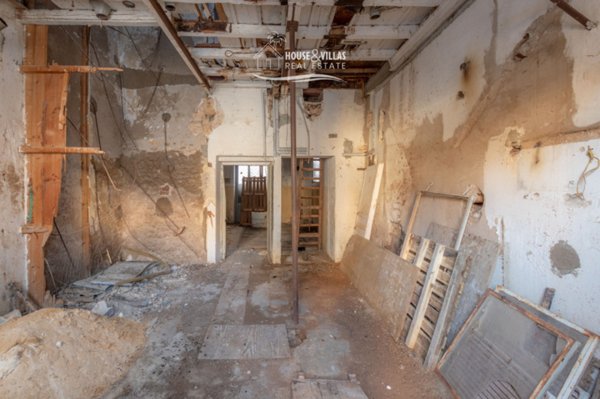 locale di sgombero in vendita ad Avola