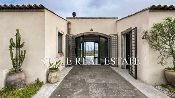 casa indipendente in vendita ad Avola