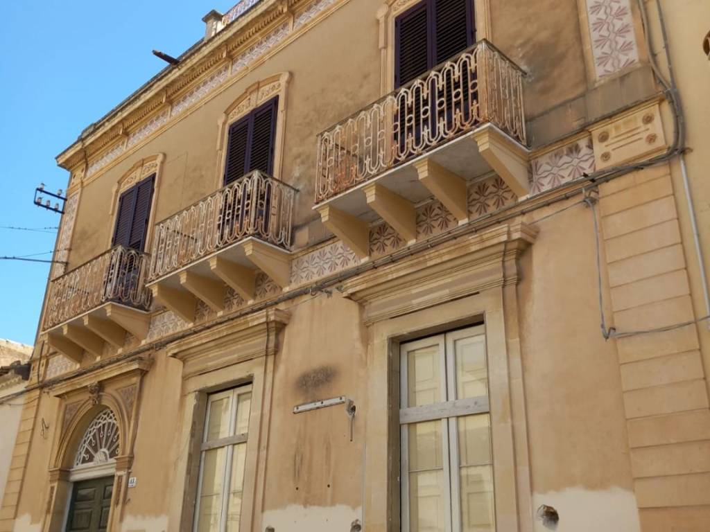 appartamento in vendita ad Avola