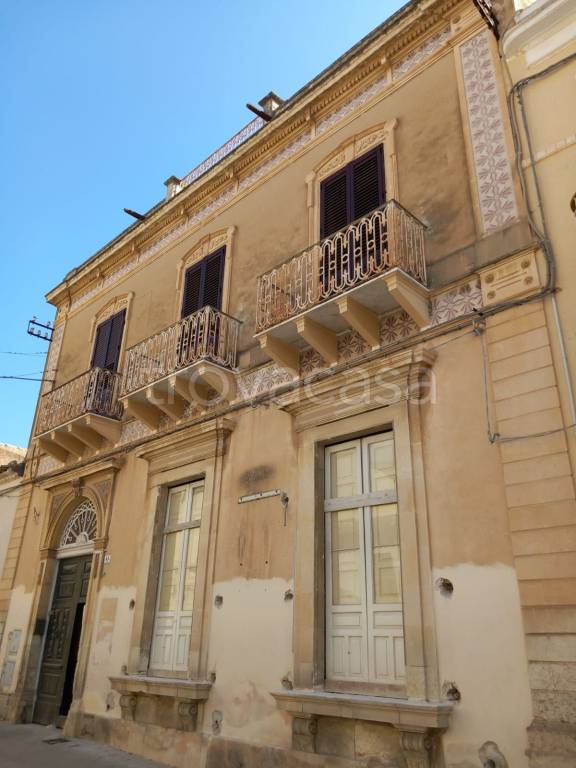 appartamento in vendita ad Avola