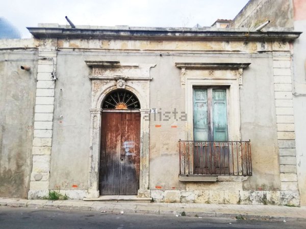 appartamento in vendita ad Avola