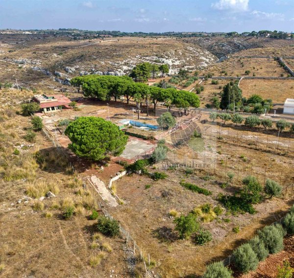 casa indipendente in vendita ad Avola