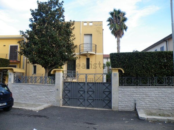 casa indipendente in vendita ad Avola