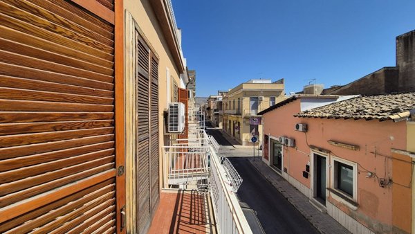 casa indipendente in vendita ad Avola